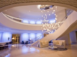 JA Ocean View Hotel - The modern interior and the beautiful design of the JA Hotel will convince you.